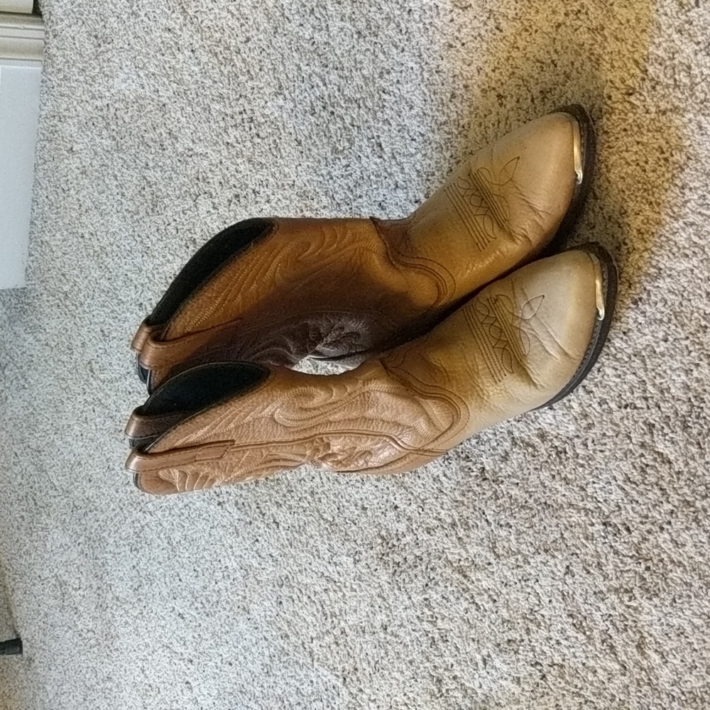 Women's cowboy boots